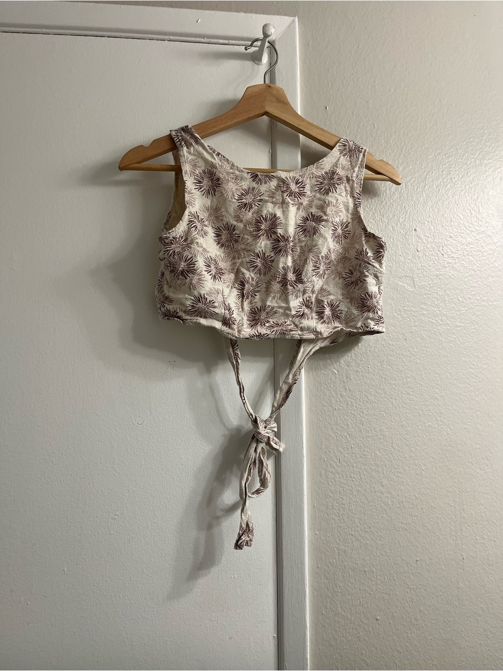 SHEIN Cream Crop Top with Mauve Floral Tie-Back